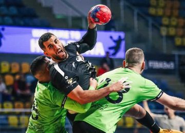 الأهلي يتأهل إلى ربع نهائي بطولة أفريقيا لأبطال الكؤوس لكرة اليد 2025