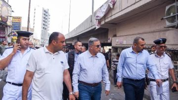 إزالة الباعة الجائلين.. محافظ الإسكندرية في جولة بشوارع الجلاء وكوبري الساعة إزالة الباعة الجائلين.. محافظ الإسكندرية في جولة بشوارع الجلاء وكوبري الساعة