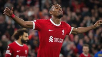 جرافينبيرش يفوز بجائزة أفضل لاعب شاب في الدوري الإنجليزي جرافينبيرش يفوز بجائزة أفضل لاعب شاب في الدوري الإنجليزي