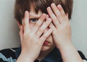 بعد واقعة الطفل ياسين.. كيف تحمي طفلك من التحرش؟