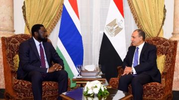 مصر وجامبيا تحتفلان بـ60 عاما من العلاقات الدبلوماسية وتعلنان انطلاقة جديدة لشراكة شاملة مصر وجامبيا تحتفلان بـ60 عاما من العلاقات الدبلوماسية وتعلنان انطلاقة جديدة لشراكة شاملة