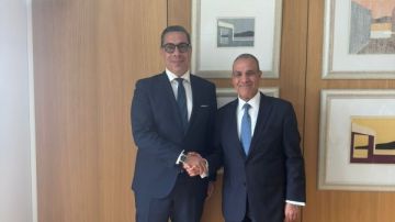 عبد العاطي ونظيره القبرصي يبحثان تفعيل الاتفاقيات ودعم الشراكة الاستراتيجية والأمن الإقليمي عبد العاطي ونظيره القبرصي يبحثان تفعيل الاتفاقيات ودعم الشراكة الاستراتيجية والأمن الإقليمي