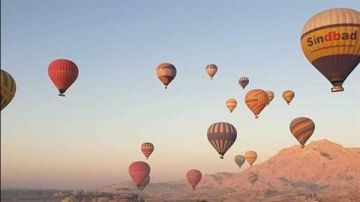 إقلاع 60 رحلة بالون طائر نقلت 1200 سائح بالأقصر اليوم السبت إقلاع 60 رحلة بالون طائر نقلت 1200 سائح بالأقصر اليوم السبت