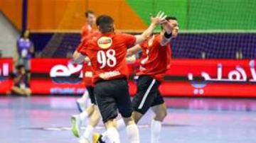 الأهلي يتوج بكأس السوبر الأفريقي لكرة اليد على حساب الترجي