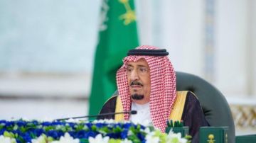 الملك سلمان يترأس جلسة مجلس الوزراء في جدة ويشيد بنتائج زيارة ترامب