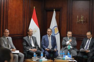 محافظ أسيوط يشارك في ورشة عمل بقنا لتقييم التكتلات الاقتصادية