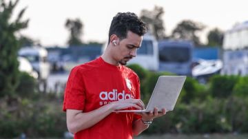 استنساخ الذكاء الاصطناعي على السوشيال ميديا .. ما نموذج أشرف أيمن؟