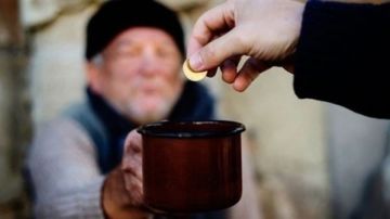 ما حكم إعطاء الزكاة لشخص تبين فيما بعد أنه غير محتاج؟.. الإفتاء تجيب ما حكم إعطاء الزكاة لشخص تبين فيما بعد أنه غير محتاج؟.. الإفتاء تجيب