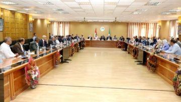 محافظ الشرقية يكلف رؤساء المراكز بالإنتهاء من ملفي التصالح وتقنين الأوضاع