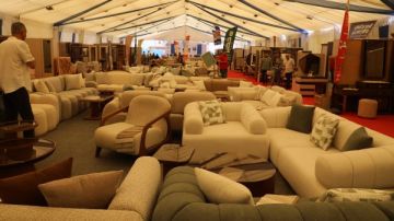 تشكيلة واسعة ومتنوعة من الأخشاب الطبيعية.. افتتاح معرض أوكازيون للأثاث الدمياطي ببولاق الدكرور في الجيزة