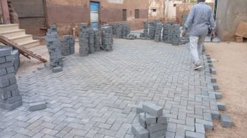 مركز الداخلة بالوادي الجديد يواصل جهود تحسين البيئة وتطوير البنية التحتية بمدينة موط