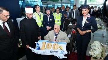 الطيار أحمد عادل: مصر للطيران تنقل 66.5 ألف حاج عبر 654 رحلة جوية في موسم الحج 2025