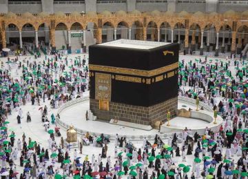 أمين الفتوى: لا حرج في ارتداء الكمامة أو النظارة الشمسية أو ماسك العين أثناء الإحرام