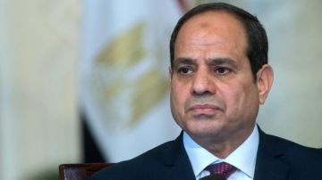 الرئيس السيسي وقرينته يبعثان برقية تعزية إلى سلطان عمان لوفاة والدة حرم جلالته