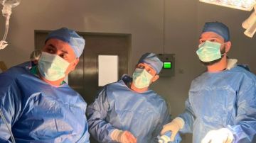 جراحة ناجحة تنقذ طفل يعاني من انسداد في الحالب بمستشفى الجمهورية