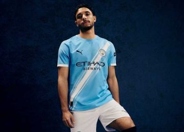 قبل فرصة كأس الاتحاد الإنجليزي.. كم بطولة حققها عمر مرموش في مسيرته؟