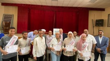 مدير تعليم قنا يكرم الحاصلين على المركز الثالث جمهوريا بمسابقة أوائل الطلاب مدير تعليم قنا يكرم الحاصلين على المركز الثالث جمهوريا بمسابقة أوائل الطلاب