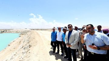 وزير الإسكان يتفقد أعمال البحيرات والطرق وبوابات مارينا الساحل الشمالي