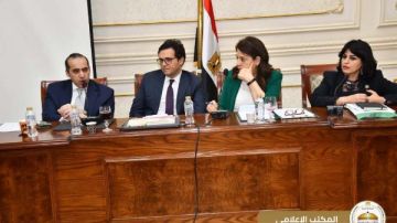 وزير الشؤون النيابية يطمئن الموظفين: لا مساس بموظفي بيوت وقصور الثقافة وزير الشؤون النيابية يطمئن الموظفين: لا مساس بموظفي بيوت وقصور الثقافة