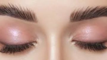 وصفات طبيعية لتكثيف الحواجب .. حلول آمنة وسهلة من المنزل