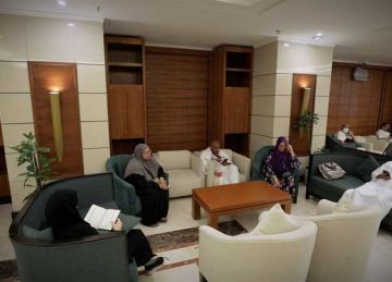 رئيس بعثة الحج يؤكد على تواجد الأعضاء على مدار الساعة بفنادق الإقامة لتفقد أحوال حجاج القرعة