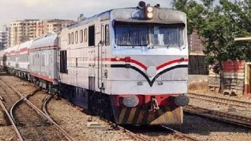 مصرع شابين صدمهما قطار أثناء عبورهما شريط السكة الحديد بقنا