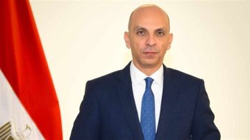 الخارجية: أوضاع المصريين في ليبيا مطمئنة.. وغرفة عمليات تعمل على مدار الساعة الخارجية: أوضاع المصريين في ليبيا مطمئنة.. وغرفة عمليات تعمل على مدار الساعة