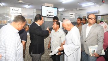 نائب محافظ قنا: تحسين الخدمات للمواطنين وتسريع تقنين الأراضي