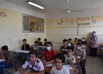 63 ألف طالب بالأول والثاني الثانوي يؤدون امتحاني التاريخ والأحياء في المنيا