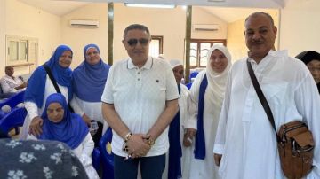 بالأجواء المفعمة بالروحانية والفرحة الغامرة.. محافظ البحر الأحمر يودع حجاج بيت الله