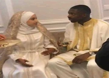 «بالحجاب وزي شعبي» زوجة عثمان ديمبيلي تجذب الأنظار في باريس.. ما القصة؟ «بالحجاب وزي شعبي» زوجة عثمان ديمبيلي تجذب الأنظار في باريس.. ما القصة؟