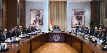 رئيس الوزراء يتابع جهود لجنة إدارة الدين العام الخارجي وتنظيم الاقتراض رئيس الوزراء يتابع جهود لجنة إدارة الدين العام الخارجي وتنظيم الاقتراض