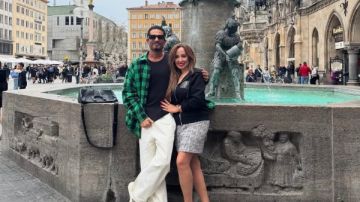 لحظات رومانسية بين عمرو سعد وزوجته في أحدث ظهور.. صور