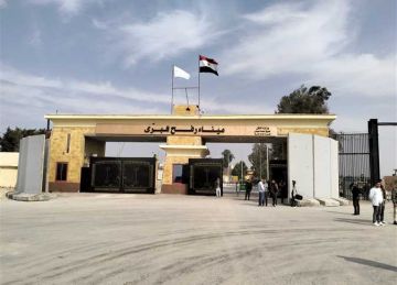 منع دخول الإغاثات وإنقاذ الجرحى.. الاحتلال يواصل إغلاق المعابر الحدودية في قطاع غزة منع دخول الإغاثات وإنقاذ الجرحى.. الاحتلال يواصل إغلاق المعابر الحدودية في قطاع غزة