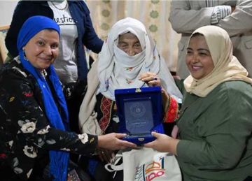 الثقافة تكرم المناضلة السيناوية فرحانة سالم بـ وشاح أهل مصر لدورها البطولي في حرب أكتوبر (صور)