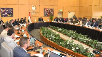 وزير الإسكان يتابع مشروعات مياه الشرب والصرف الصحي بالغربية ودمياط وزير الإسكان يتابع مشروعات مياه الشرب والصرف الصحي بالغربية ودمياط