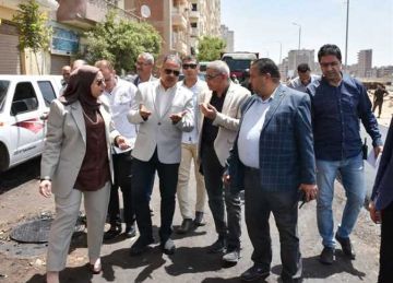 بـ14.9 مليون جنيه.. محافظ الشرقية يتفقد أعمال رصف شوارع تقسيم المعلمين بالزقازيق بـ14.9 مليون جنيه.. محافظ الشرقية يتفقد أعمال رصف شوارع تقسيم المعلمين بالزقازيق