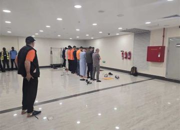 تعمدوا احتجازنا .. كواليس الساعات الأخيرة لبعثة نهضة بركان في تنزانيا تعمدوا احتجازنا .. كواليس الساعات الأخيرة لبعثة نهضة بركان في تنزانيا