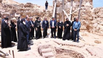 البابا تواضروس يتفقد منطقة أبو مينا الأثرية بالإسكندرية صور