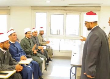 حول مهارات الفتوى العملية .. أمين البحوث الإسلامية يتفقد الدورة التدريبية لأكاديمية الأزهر حول مهارات الفتوى العملية .. أمين البحوث الإسلامية يتفقد الدورة التدريبية لأكاديمية الأزهر