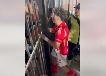 سباب ومشادة من إمام عاشور بعد مباراة الأهلي وفاركو (فيديو بالتفاصيل)