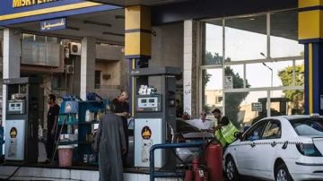 عاجل.. وزير البترول الأسبق: لا يمكن خلط البنزين بالماء من الناحية العلمية عاجل.. وزير البترول الأسبق: لا يمكن خلط البنزين بالماء من الناحية العلمية