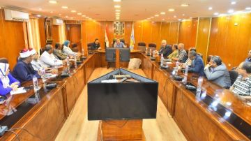 محافظ أسيوط يترأس اجتماع مبادرة معا بالوعي نحميها محافظ أسيوط يترأس اجتماع مبادرة معا بالوعي نحميها