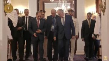 الرئيس السيسي يغادر قصر الرئاسة في العاصمة اليونانية أثينا متوجها إلى مبنى رئاسة الوزراء