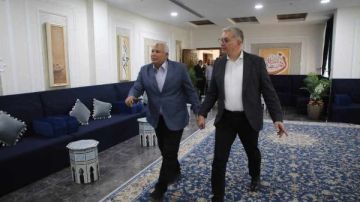 وزير البترول يتفقد مجمع المصالح الحكومية للخدمات الذكية بالوادي الجديد