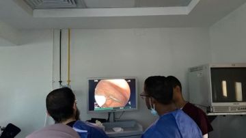 نجاح فريق المناظير بحميات الغردقة في استخراج مسمار من معدة طفلة دون جراحة