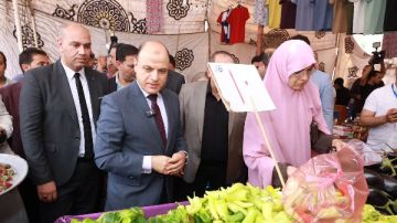 محافظ كفر الشيخ يفتتح سوق اليوم الواحد للسلع الغذائية والاستهلاكية بمركز بيلا محافظ كفر الشيخ يفتتح سوق اليوم الواحد للسلع الغذائية والاستهلاكية بمركز بيلا