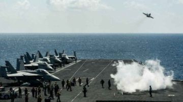 الجيش الأمريكي ينقل أصولا عسكرية خوفا من الهجمات الإيرانية الجيش الأمريكي ينقل أصولا عسكرية خوفا من الهجمات الإيرانية