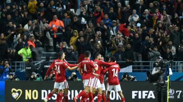 العقدة مستمرة.. ميسي يفشل مجددا أمام الأهلي في افتتاح مونديال الأندية العقدة مستمرة.. ميسي يفشل مجددا أمام الأهلي في افتتاح مونديال الأندية