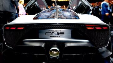 دبوس صغير قد يتسبب في احتراق سيارة مرسيدس ذات الـ3 ملايين دولار